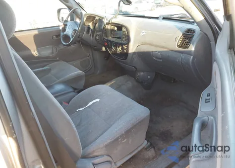 2000 Toyota Tundra Sr5 V8 z USA, uszkodzony, nr VIN 5TBRT3415YS004307